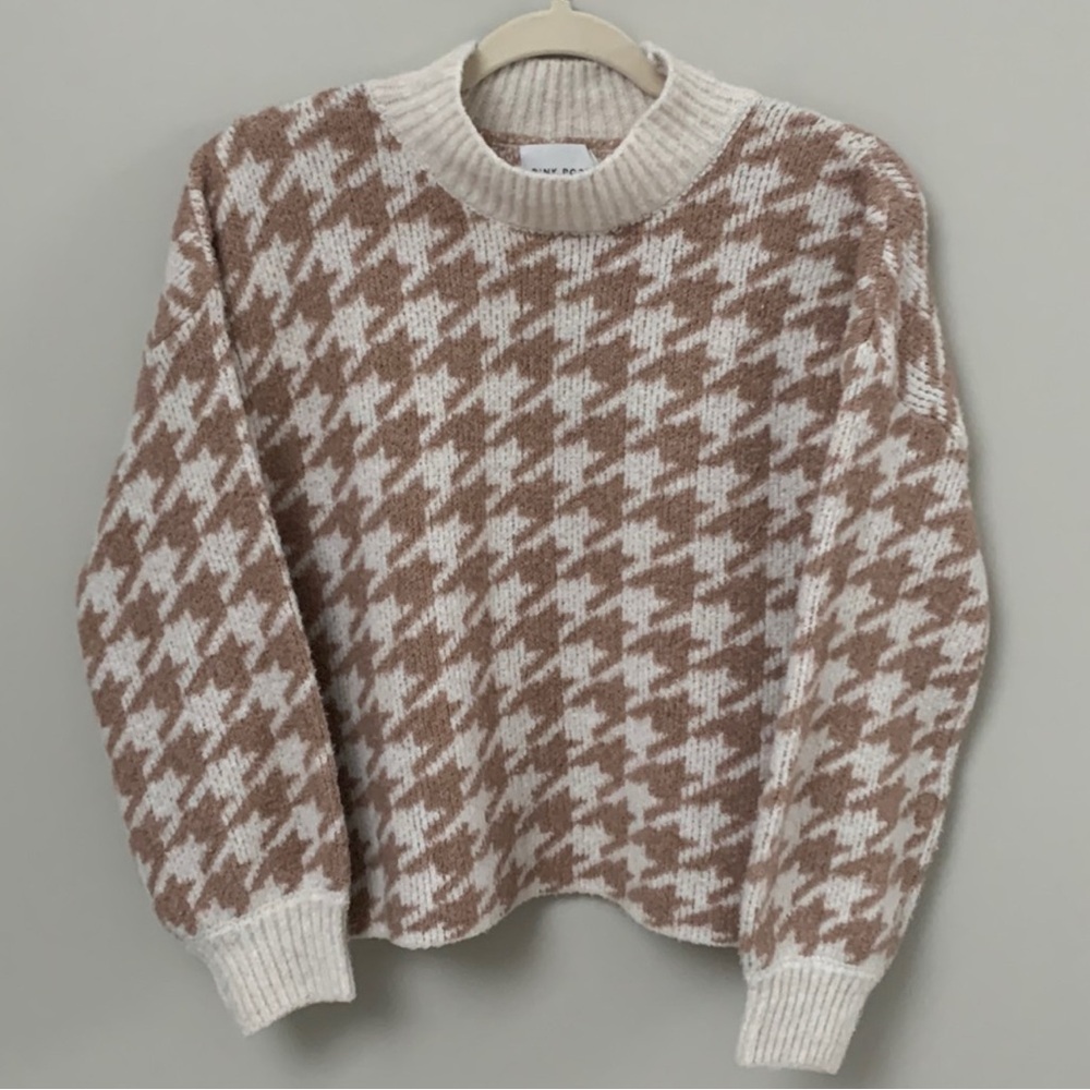 Pink Rose✨🤍🤎Houndstooth Sweater - Cream and Brown